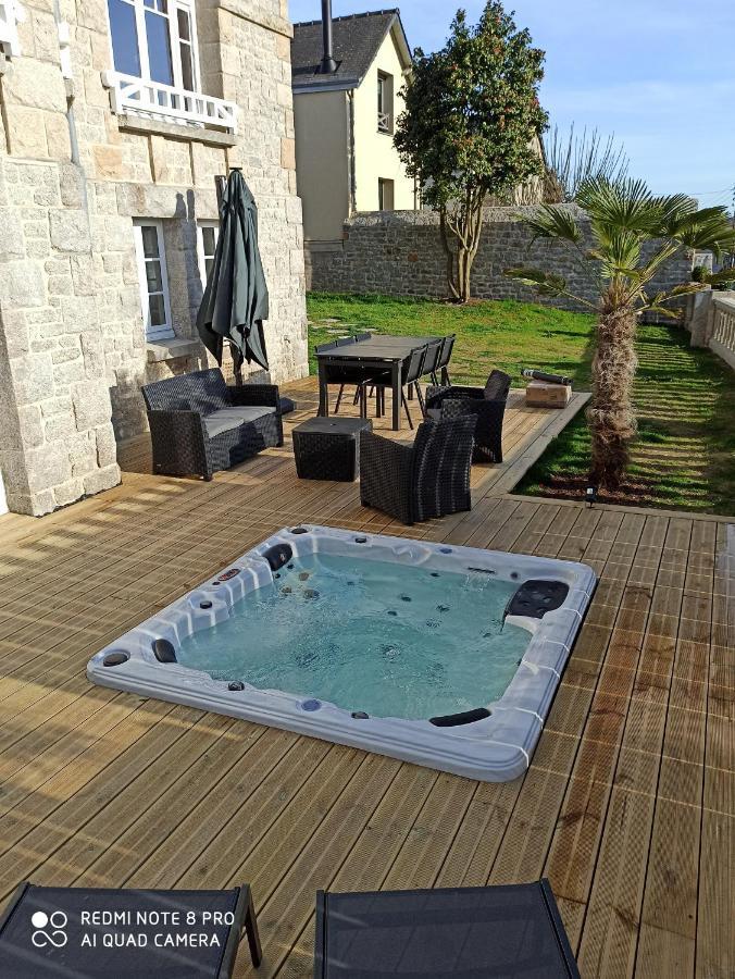 Luxueuse Villa Au Pied Du Chateau Dinan Esterno foto